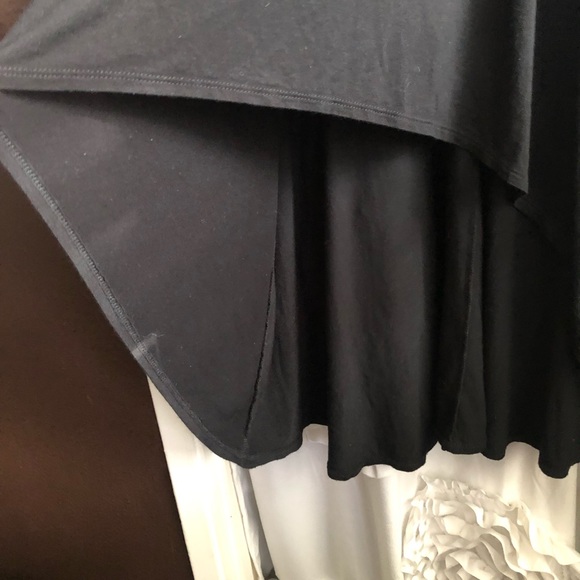 😊SOLD😊 Hi low black skirt - Picture 2 of 3